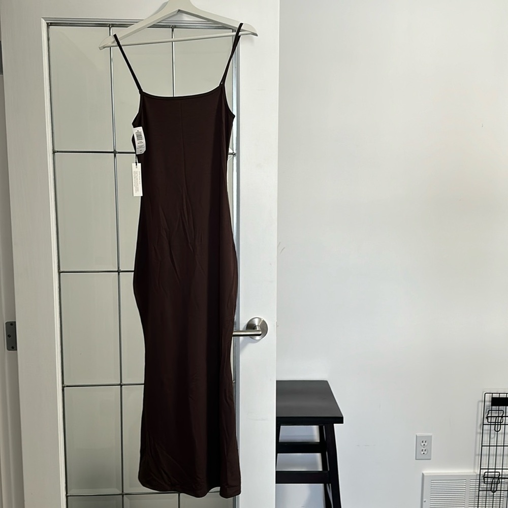 Aritzia Babaton maxi retreat dress Dress rich mocha brown size small nwt